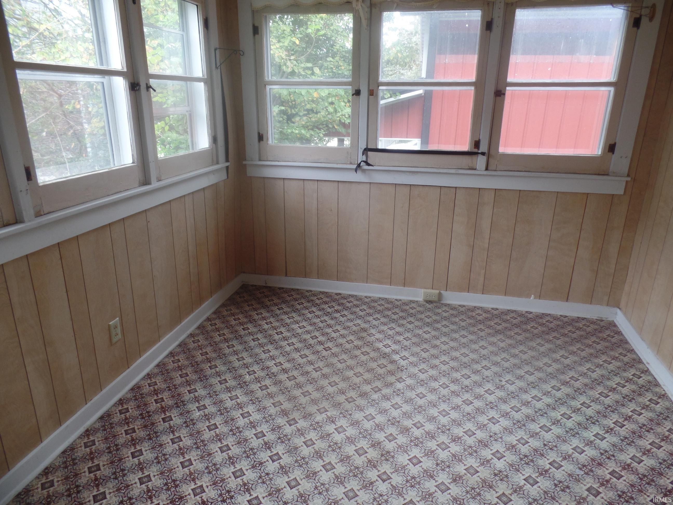 266 West Spring Street Bloomfield, IN 47424 - Photo 12 of 15 Gallery Image 12