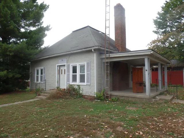 $69,900 | 266 West Spring Street, Bloomfield, IN 47424