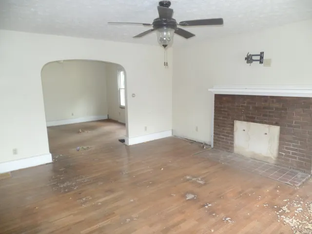 $69,900 | 266 West Spring Street, Bloomfield, IN 47424