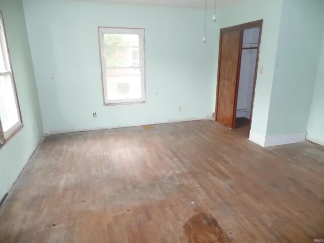 $69,900 | 266 West Spring Street, Bloomfield, IN 47424