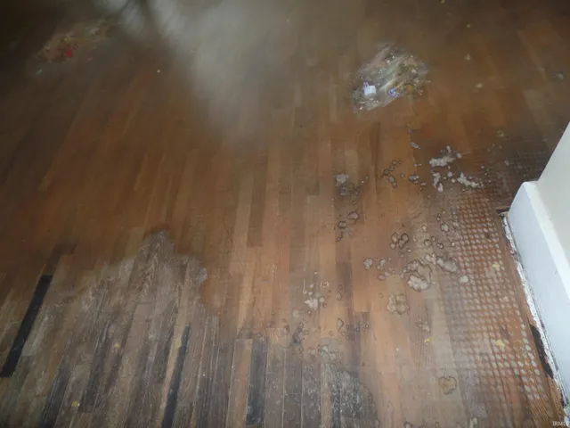 $69,900 | 266 West Spring Street, Bloomfield, IN 47424