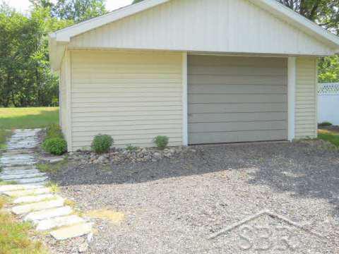 9019 Van Cleve Road Vassar, MI 48768 - Photo 13 of 15 20035083-12.JPG