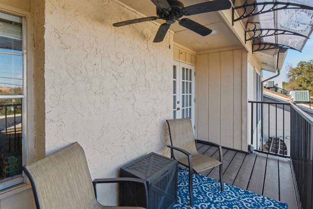 9446 Chimney Corner Dallas, TX 75243 - Photo 34 of 39 a living room with furniture
