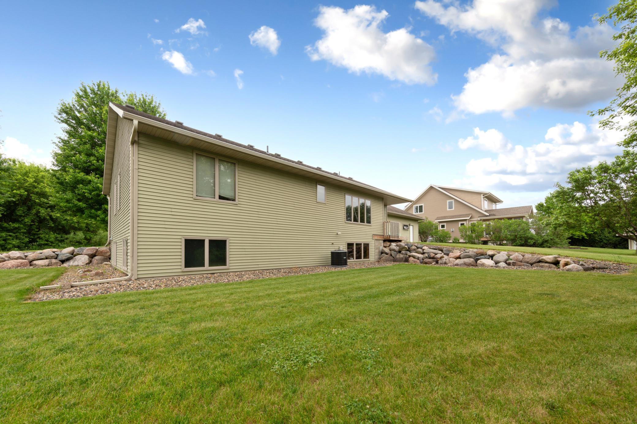 1555 Greenleaf Road Owatonna, MN 55060 - Photo 8 of 31