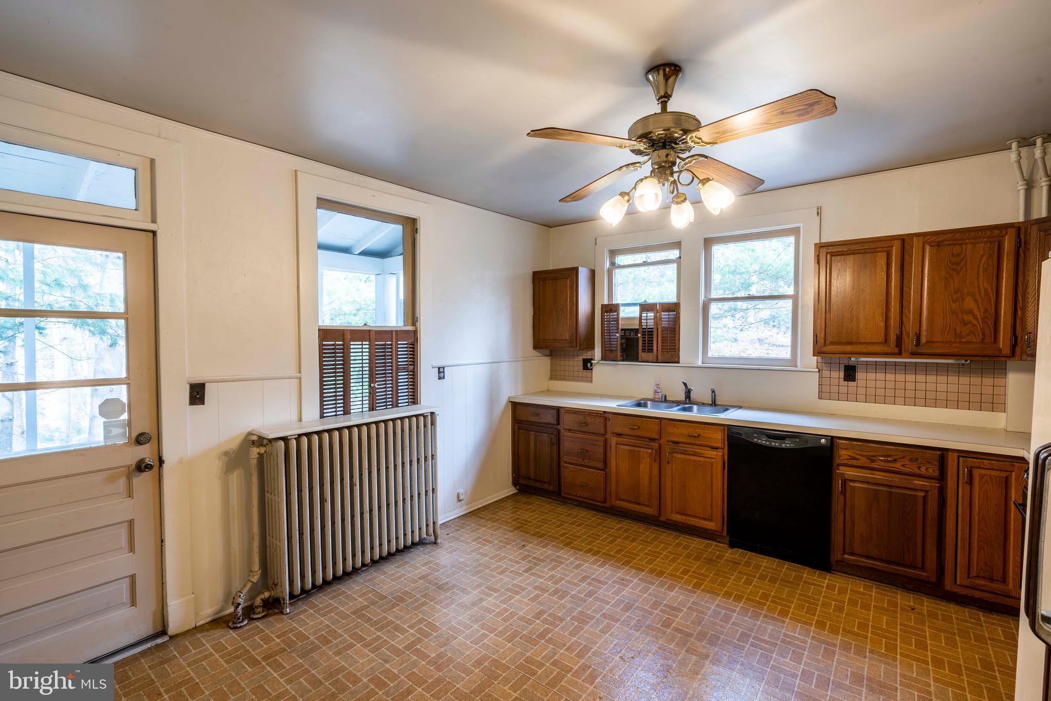 103 Wallace Manor Road Edgewater, MD 21037 - Photo 12 of 15 Kitchen