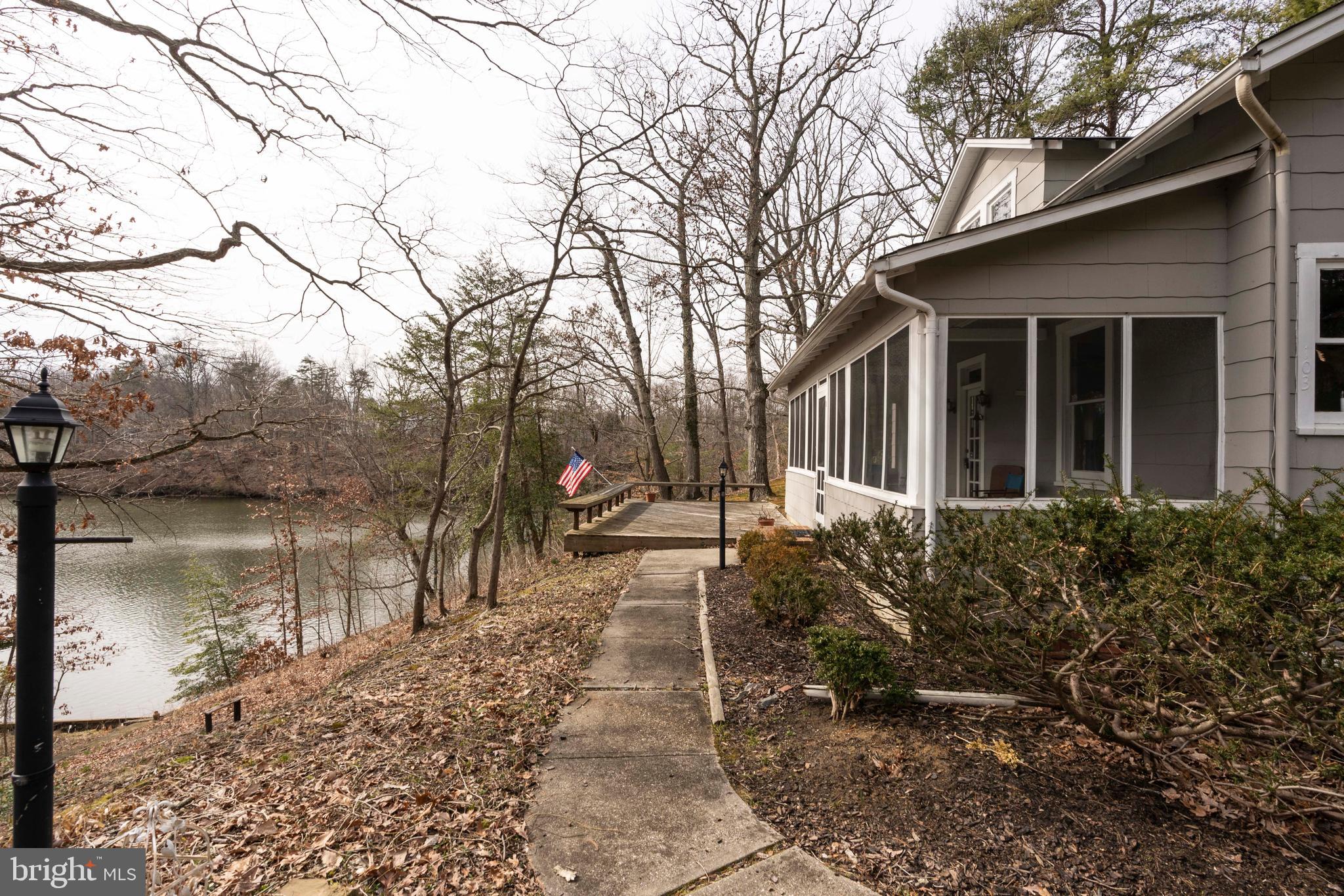 103 Wallace Manor Road Edgewater, MD 21037 - Photo 6 of 15 Waterside enterance