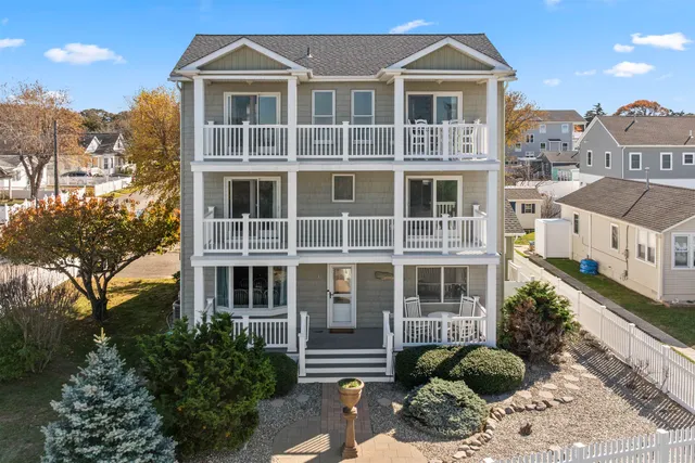 $1,298,000 | 10 Delaware Bay Drive, Villas, NJ 08251