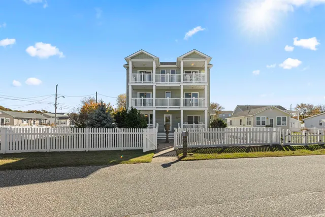 $1,298,000 | 10 Delaware Bay Drive, Villas, NJ 08251