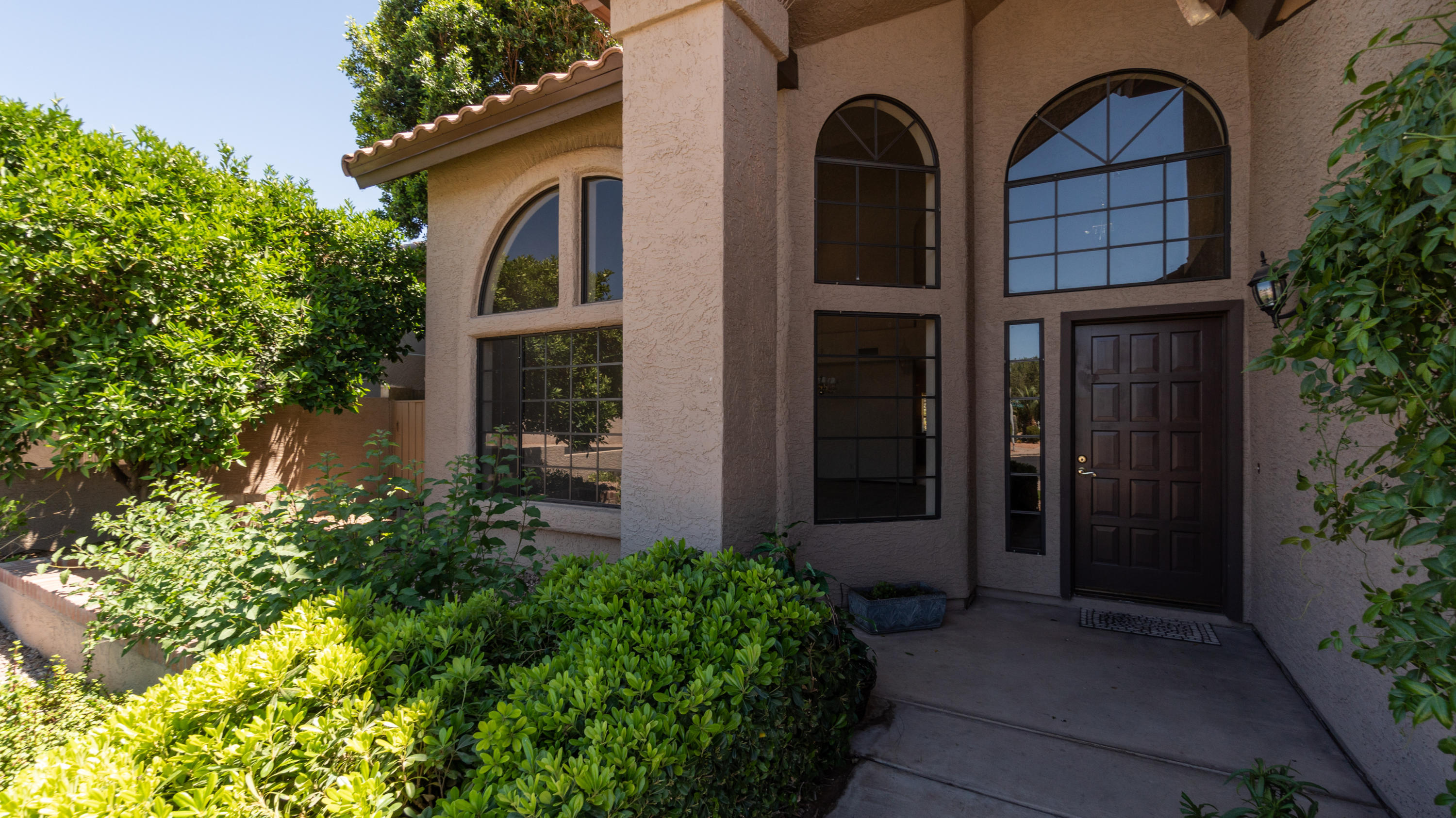 1831 East Colt Road Tempe, AZ 85284 - Photo 4 of 55 Front (3)