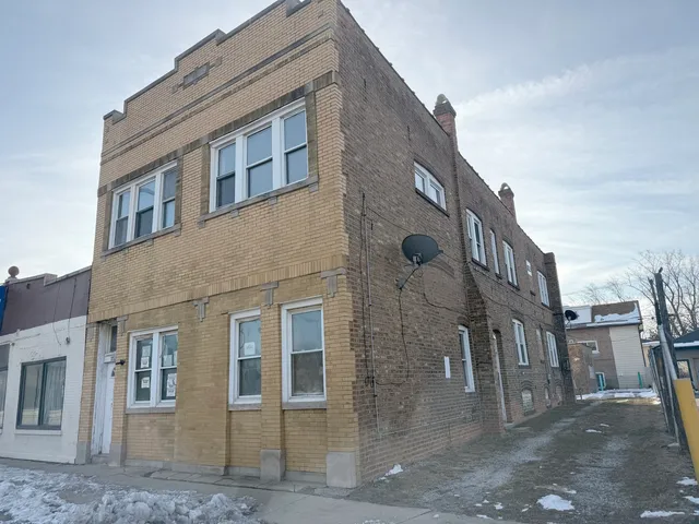 $429,900 | 8803 Ogden Avenue, Brookfield, IL 60513