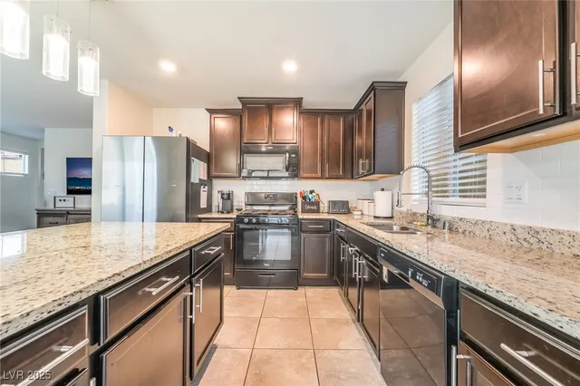 $395,000 | 6415 Broadcloth Court, Las Vegas, NV 89122