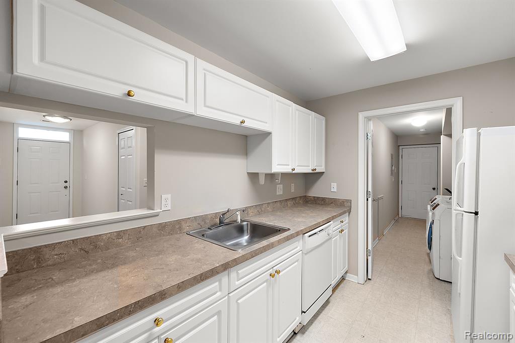 3707 Oakmonte Boulevard Rochester, MI 48306 - Photo 18 of 35
