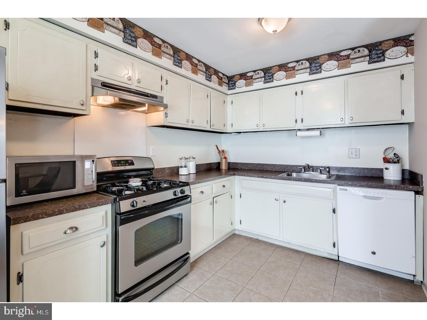 232 Wickley Road Philadelphia, PA 19154 - Photo 11 of 25