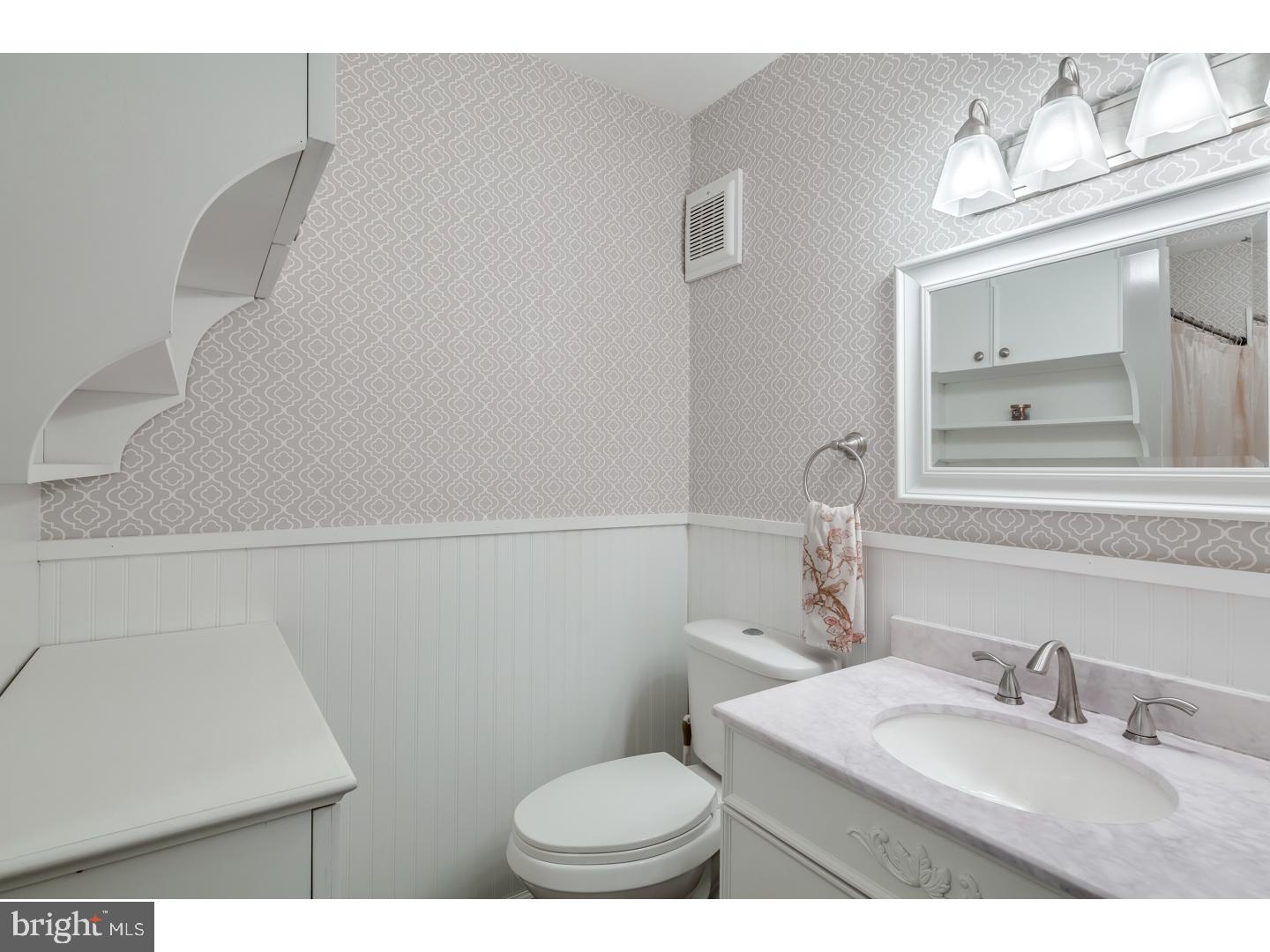 232 Wickley Road Philadelphia, PA 19154 - Photo 15 of 25