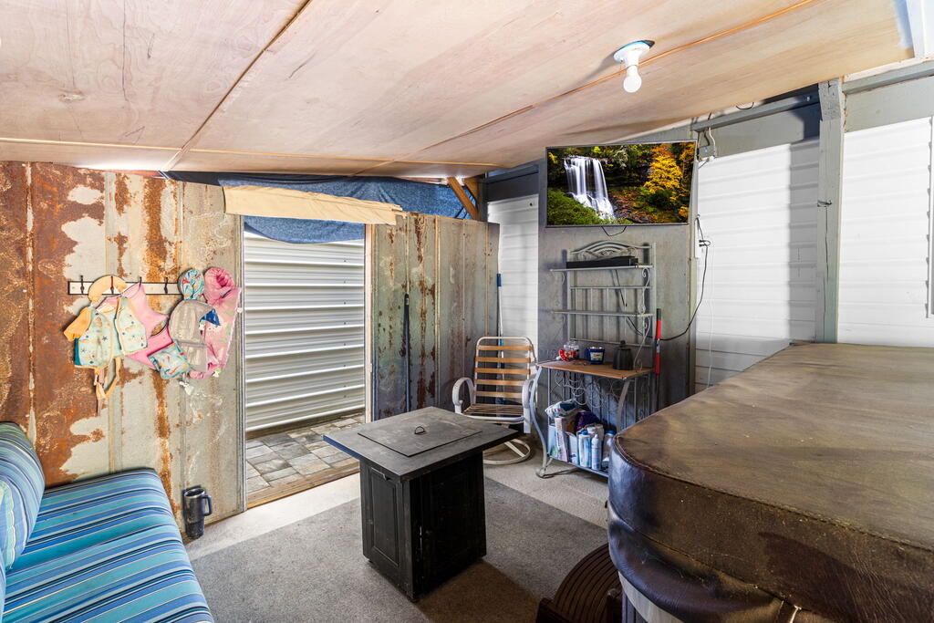 94 East Highland Street Blue Ridge, GA 30513 - Photo 58 of 59 Enclosed hot tub