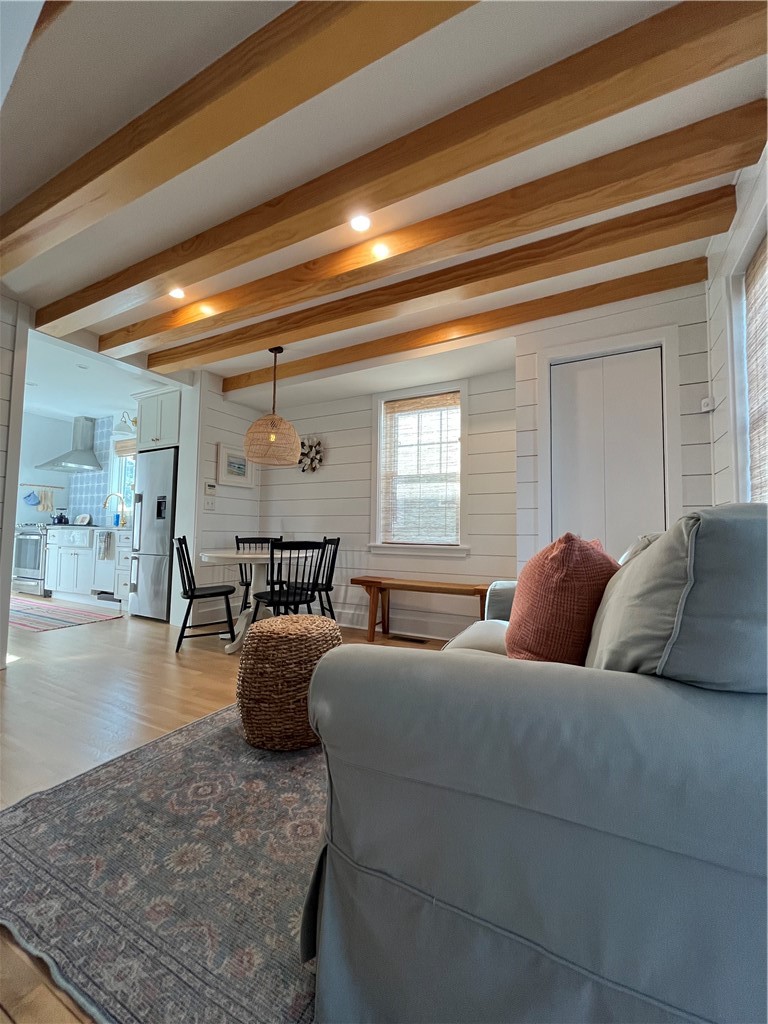 21 Connection Street Newport, RI 02840 - Photo 5 of 29