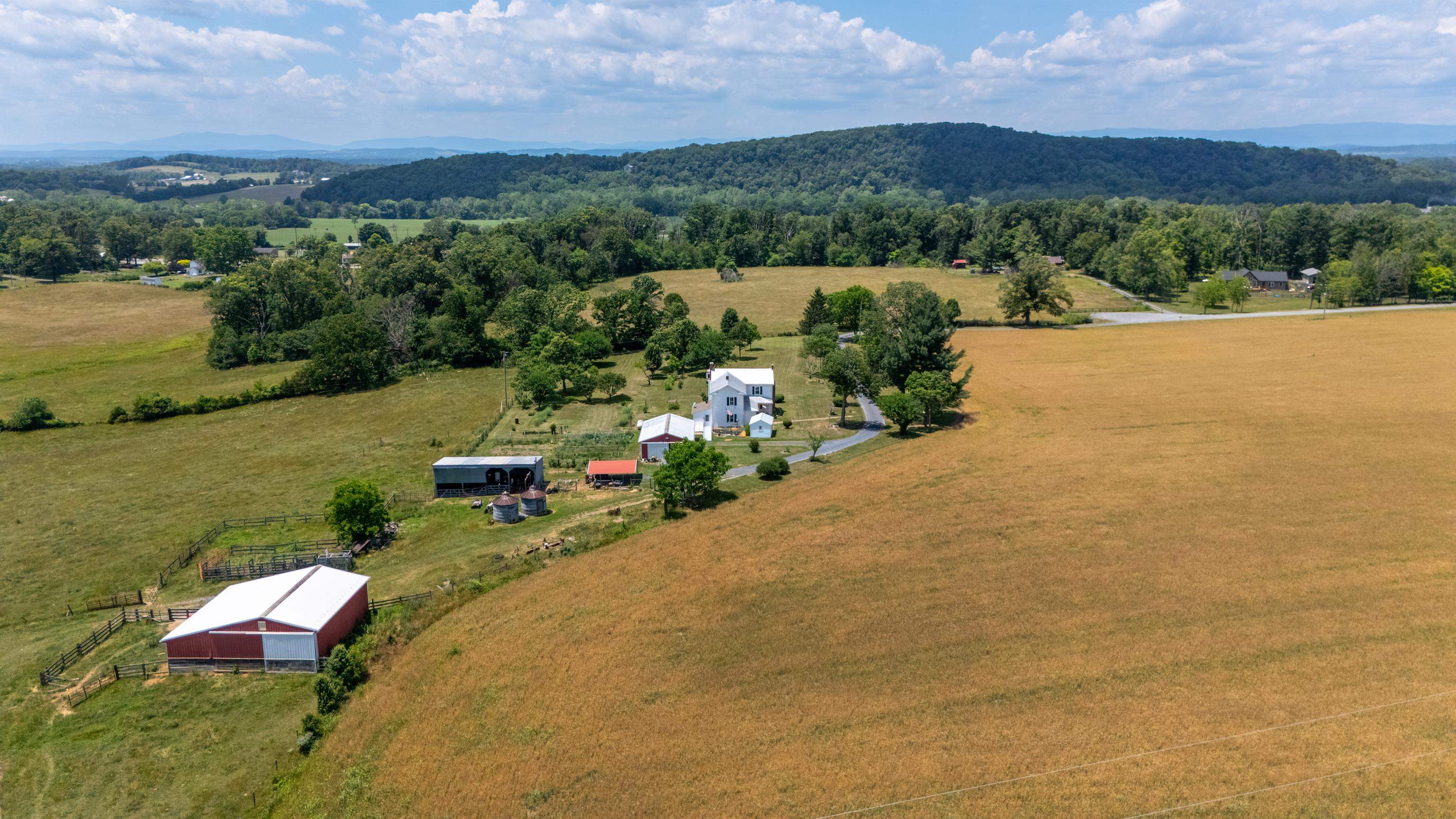 139 Teter Road Grottoes, VA 24441 - Photo 8 of 68