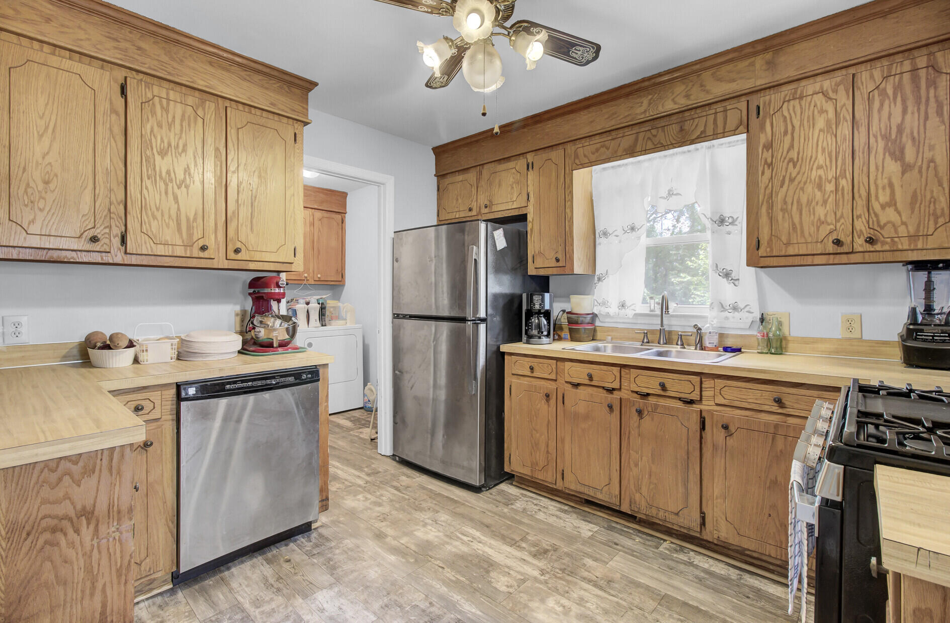 1028 Lepley Road Hanahan, SC 29410 - Photo 14 of 48 14_14_mls