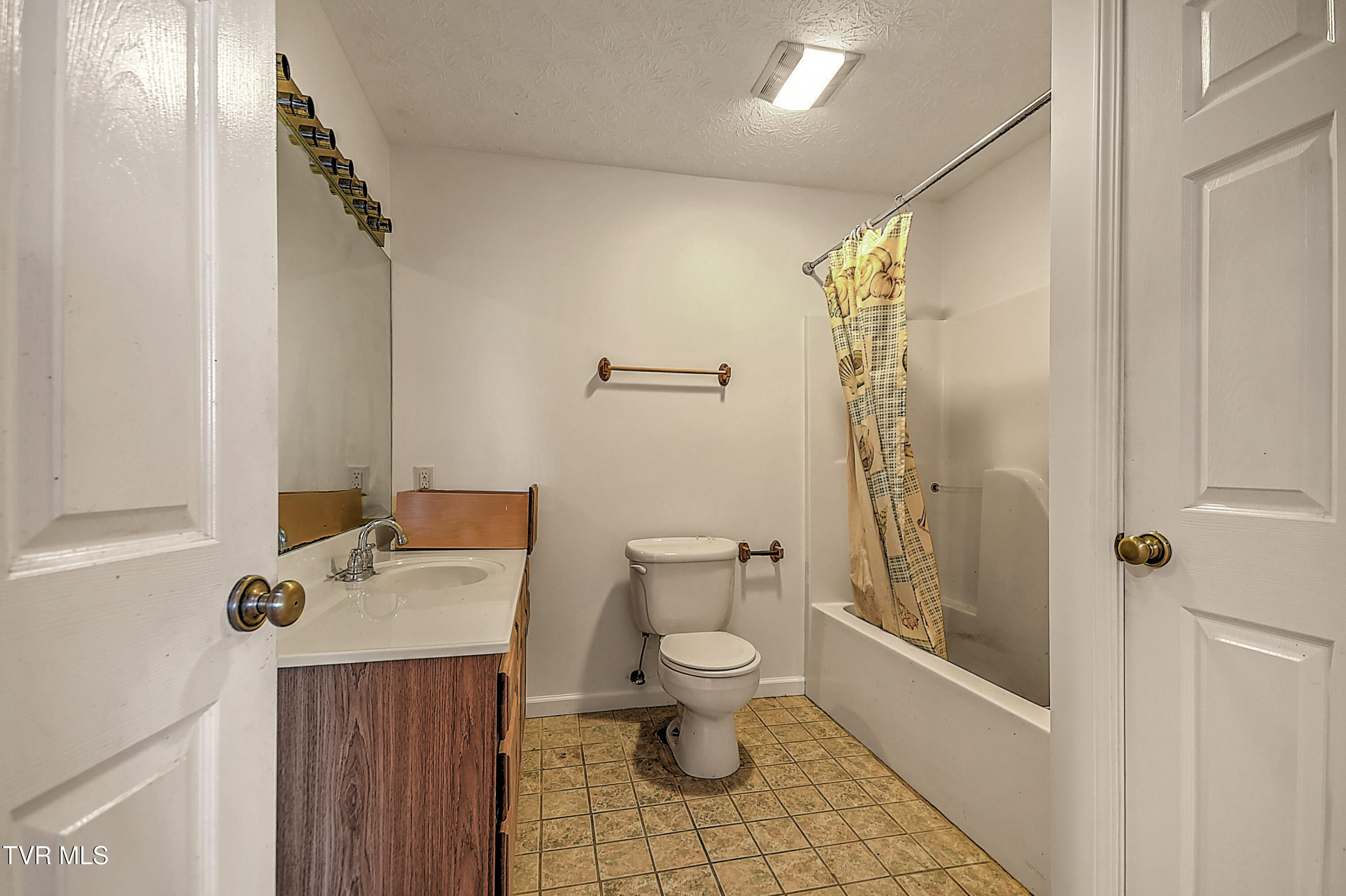 1711 Granby Road Kingsport, TN 37660 - Photo 13 of 30 1171 Granby AP-17