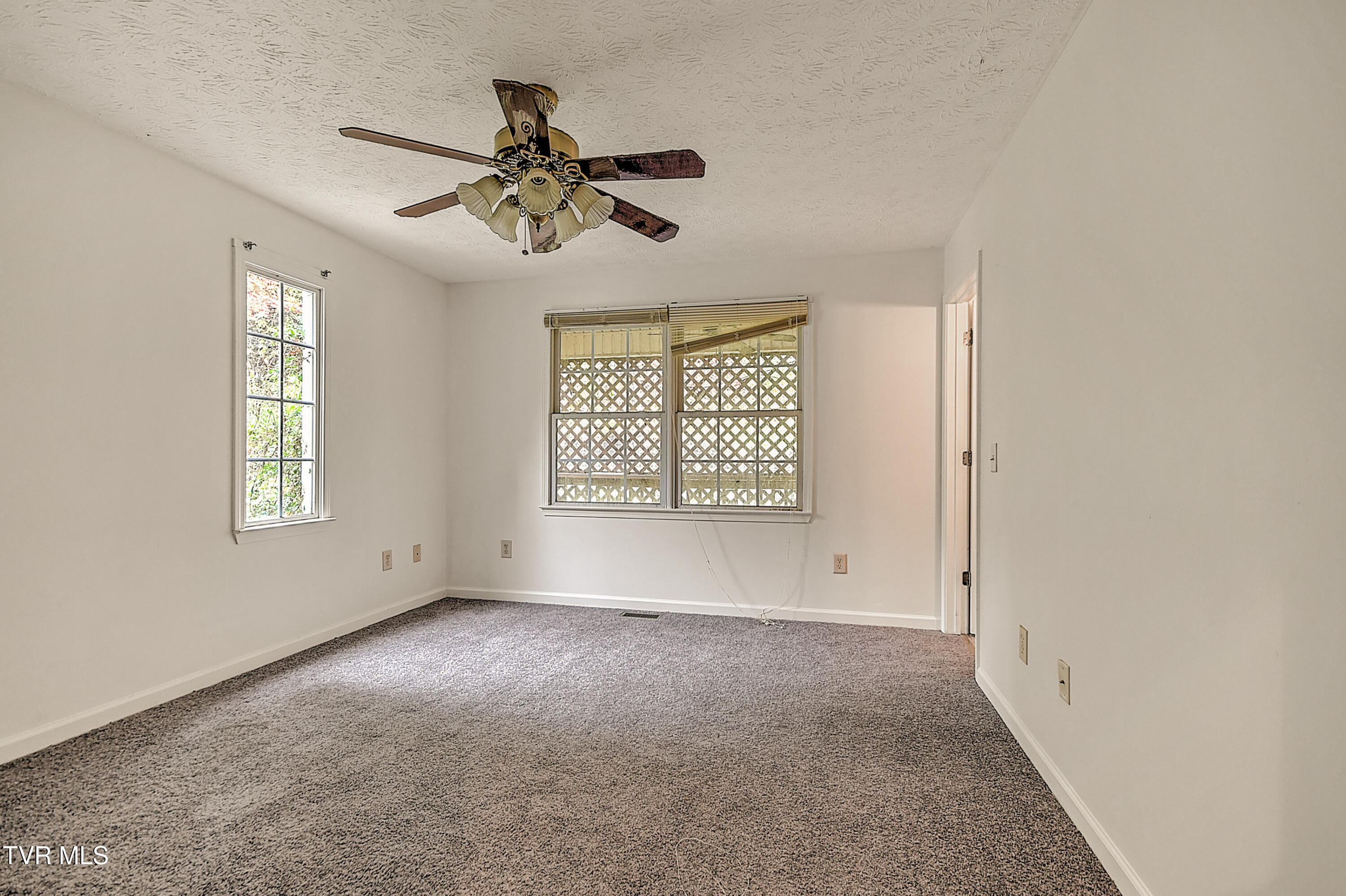 1711 Granby Road Kingsport, TN 37660 - Photo 15 of 30 1171 Granby AP-19