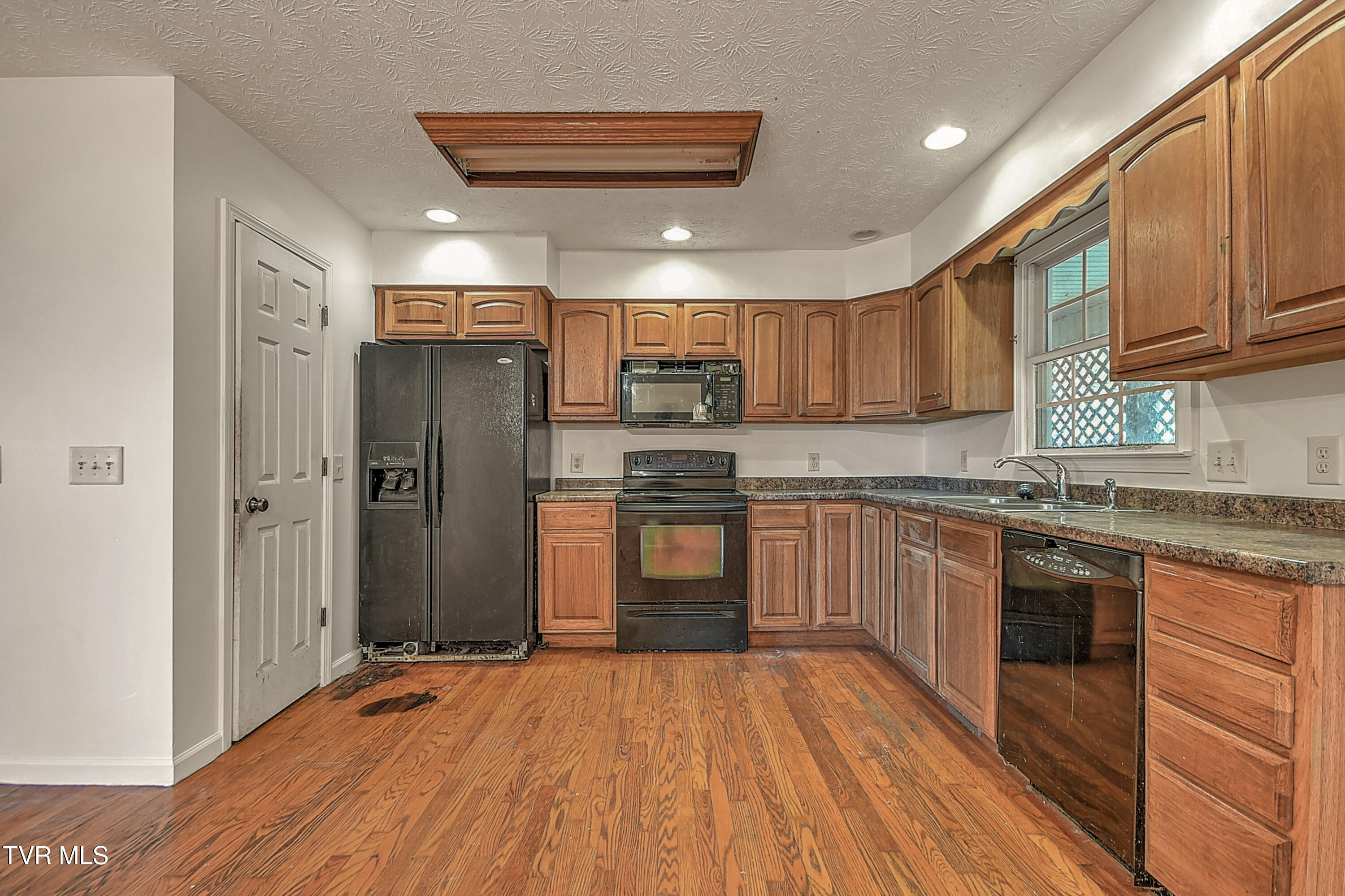 1711 Granby Road Kingsport, TN 37660 - Photo 5 of 30 1171 Granby AP-12