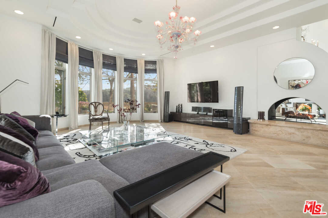 16300 Shadow Mountain Drive Pacific Palisades, CA 90272 - Photo 14 of 40