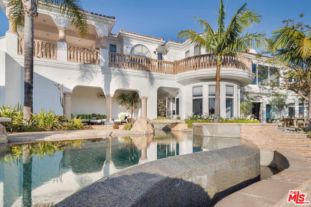 16300 Shadow Mountain Drive Pacific Palisades, CA 90272 - Photo 29 of 40