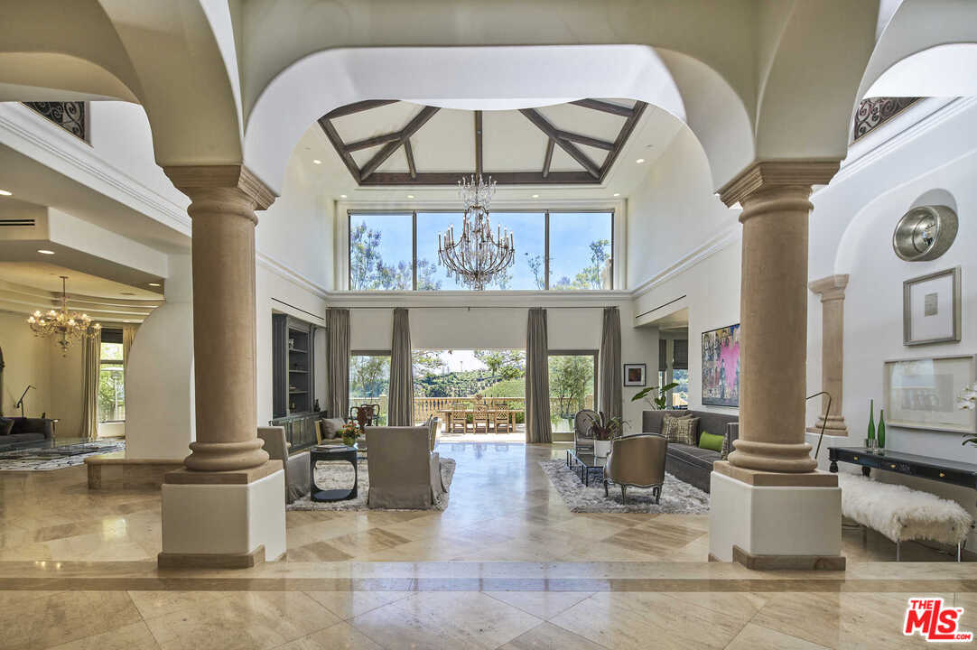 16300 Shadow Mountain Drive Pacific Palisades, CA 90272 - Photo 4 of 40