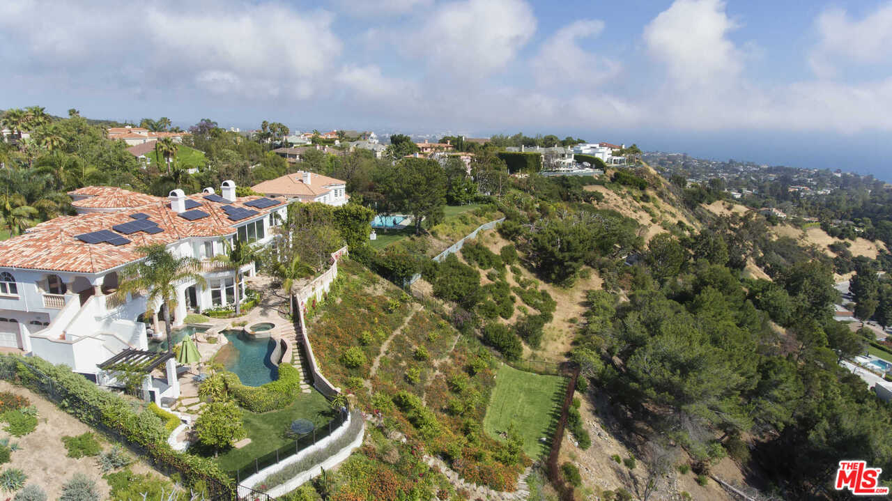 16300 Shadow Mountain Drive Pacific Palisades, CA 90272 - Photo 37 of 40