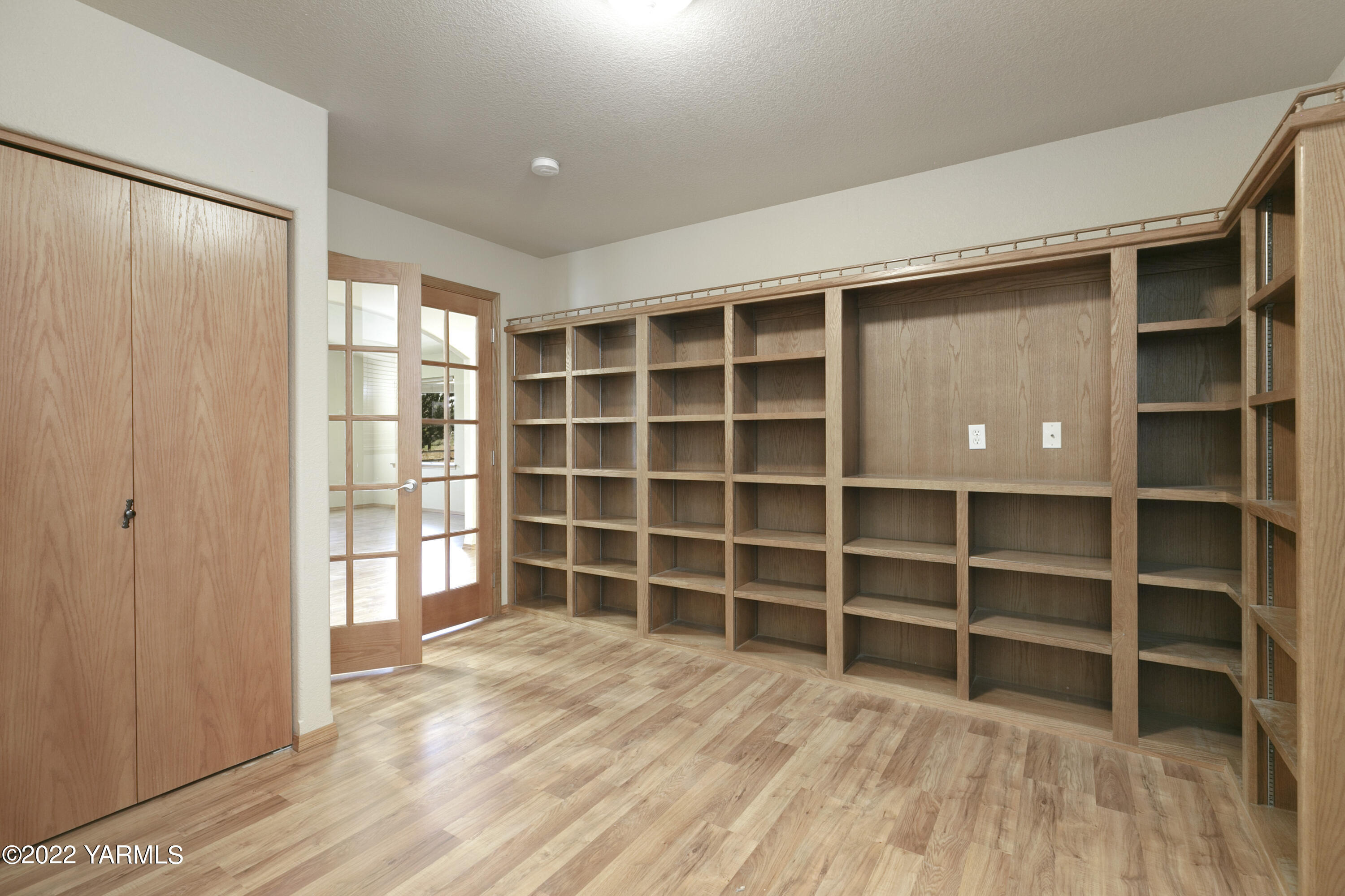 4430 Stover Road Sunnyside, WA 98944 - Photo 19 of 21 Bedroom 3 or Den