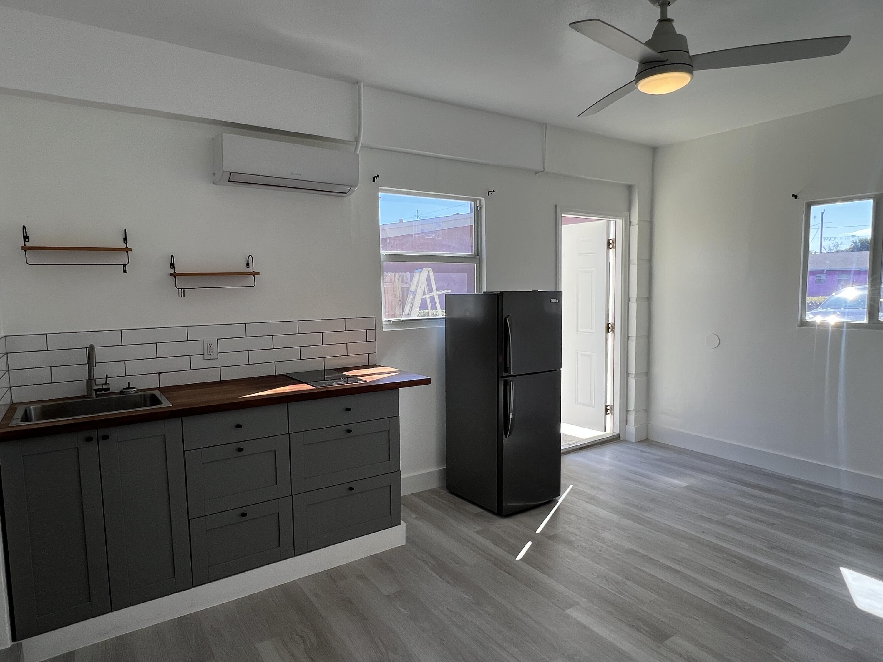 320 West Blue Heron Boulevard, Unit 3B Riviera Beach, FL 33404 - Photo 2 of 6 IMG_3473