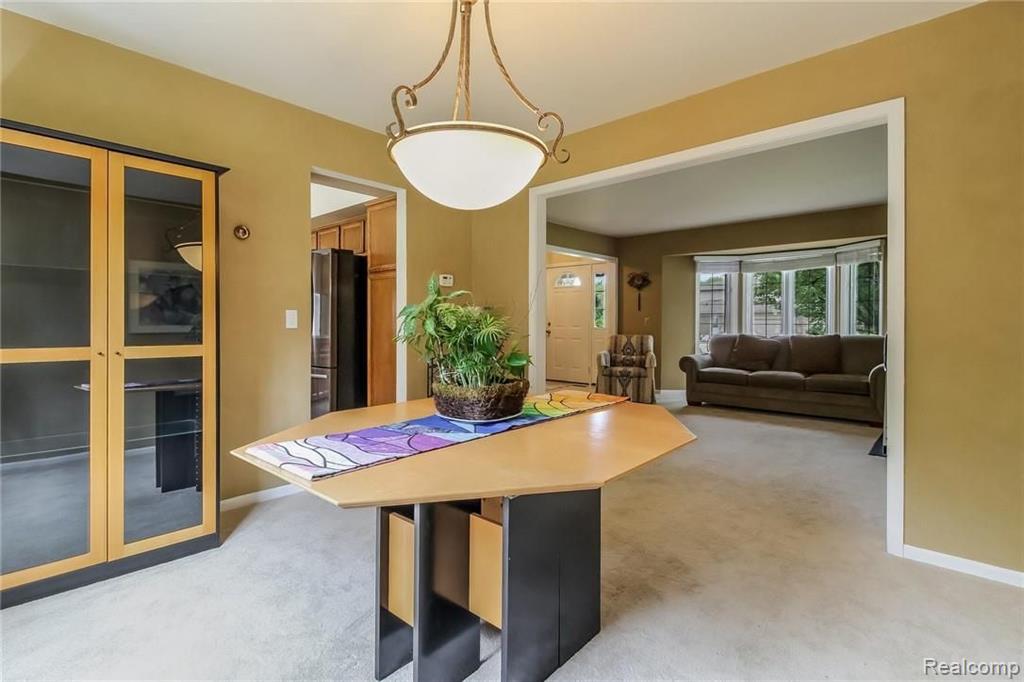 1369 Lomas Verdes Rochester Hills, MI 48306 - Photo 8 of 41