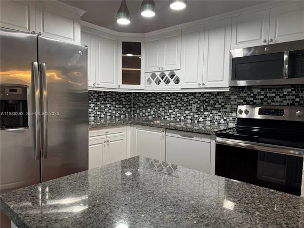 $190,000 | California Club, Miami, FL 33179