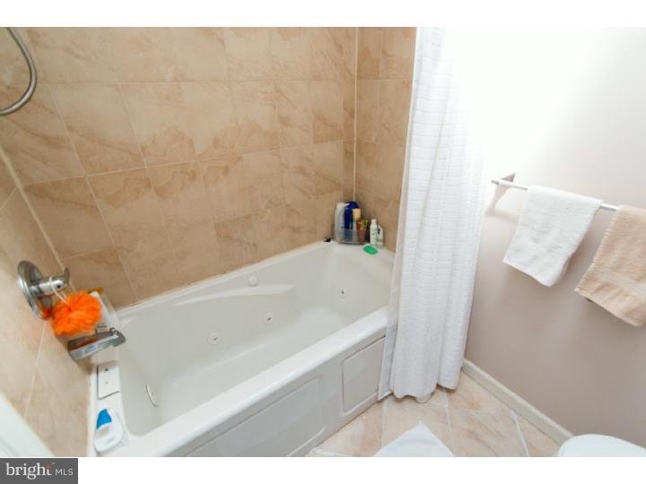 12223 Medford Road Philadelphia, PA 19154 - Photo 22 of 25