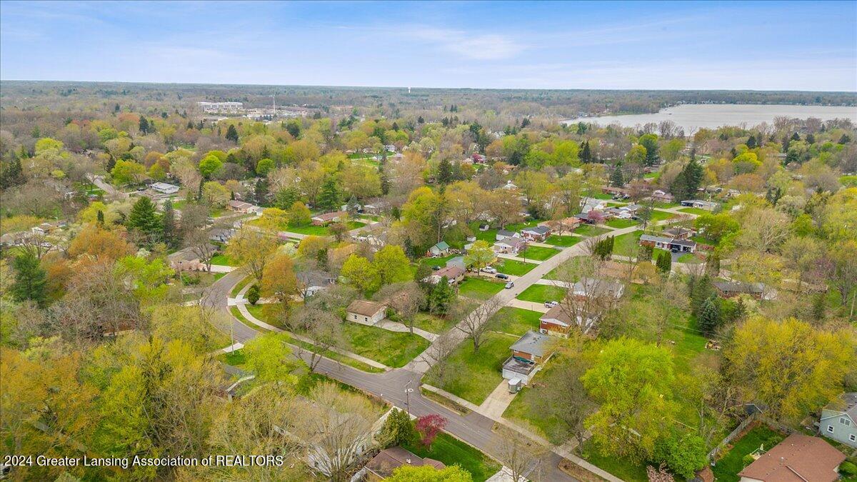 5597 Buckingham Road Haslett, MI 48840 - Photo 40 of 42 10-Media Jett-6
