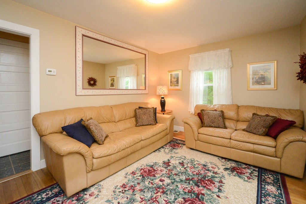 34 Oakhurst Road Hopkinton, MA 01748 - Photo 12 of 27 Gallery Image 12