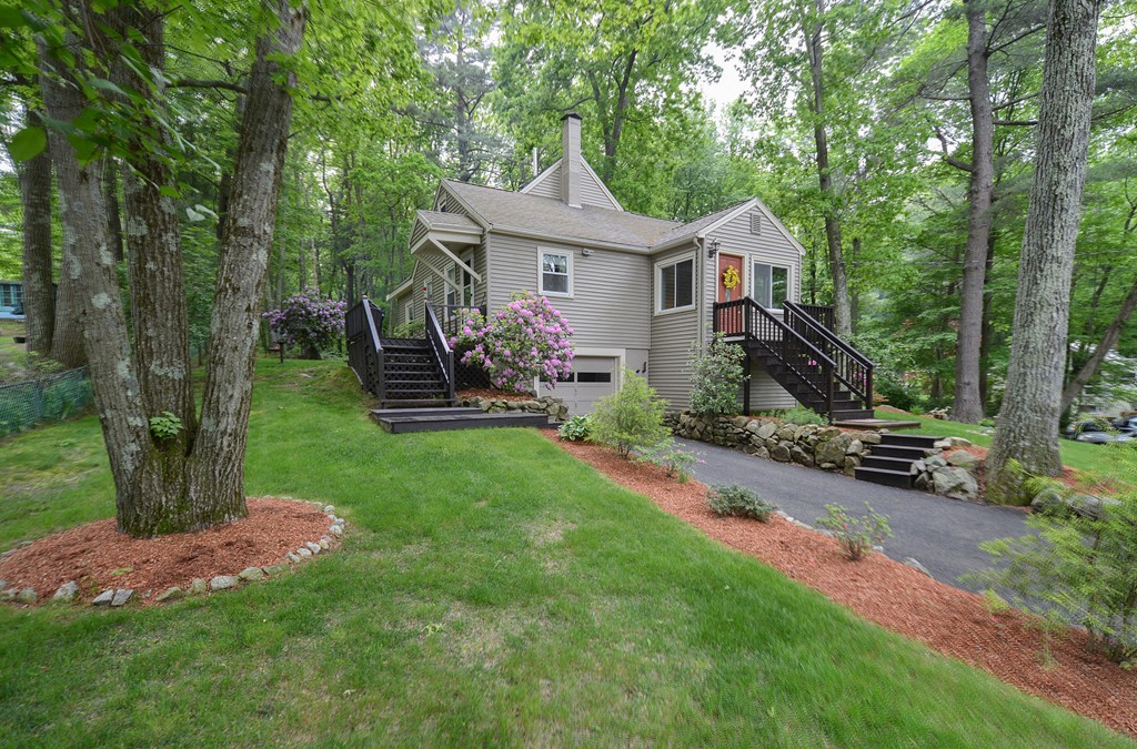 34 Oakhurst Road Hopkinton, MA 01748 - Photo 3 of 27 Gallery Image 3