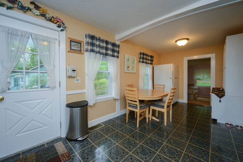 34 Oakhurst Road Hopkinton, MA 01748 - Photo 7 of 27 Gallery Image 7