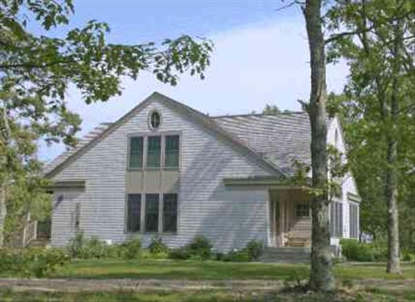5 Jacob's Neck Road Edgartown, MA 02539 - Photo 4 of 4 http://d1qzqeyxiitrap.cloudfront.net/photos/11576/600/e0f0eb3e.jpg