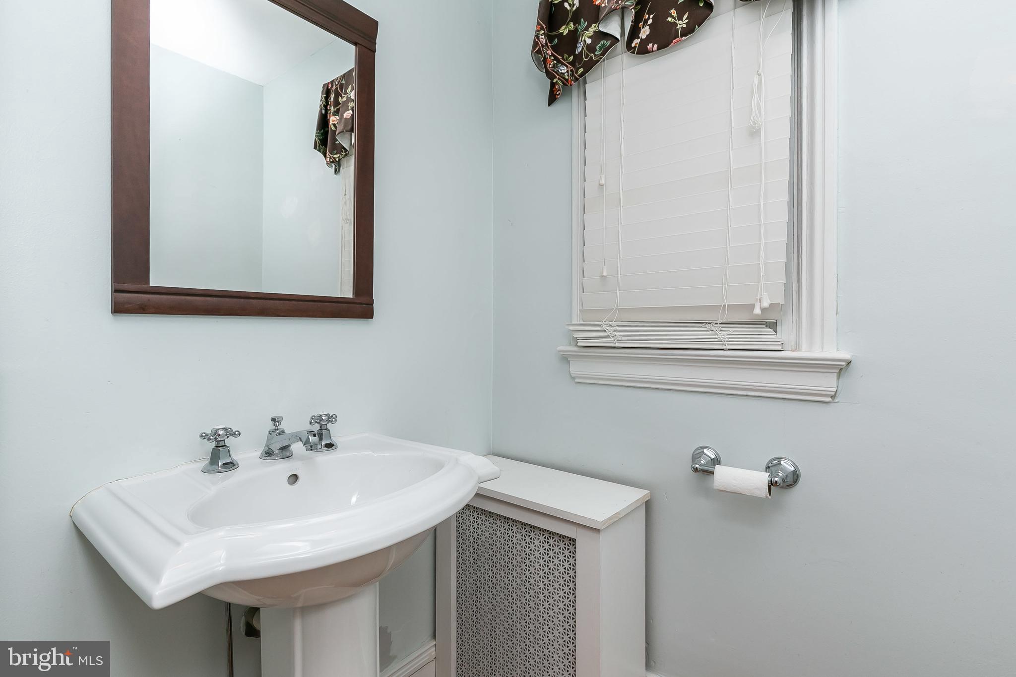 314 Taplow Road Baltimore, MD 21212 - Photo 15 of 47 Convenient main floor pwoder room added in 2012
