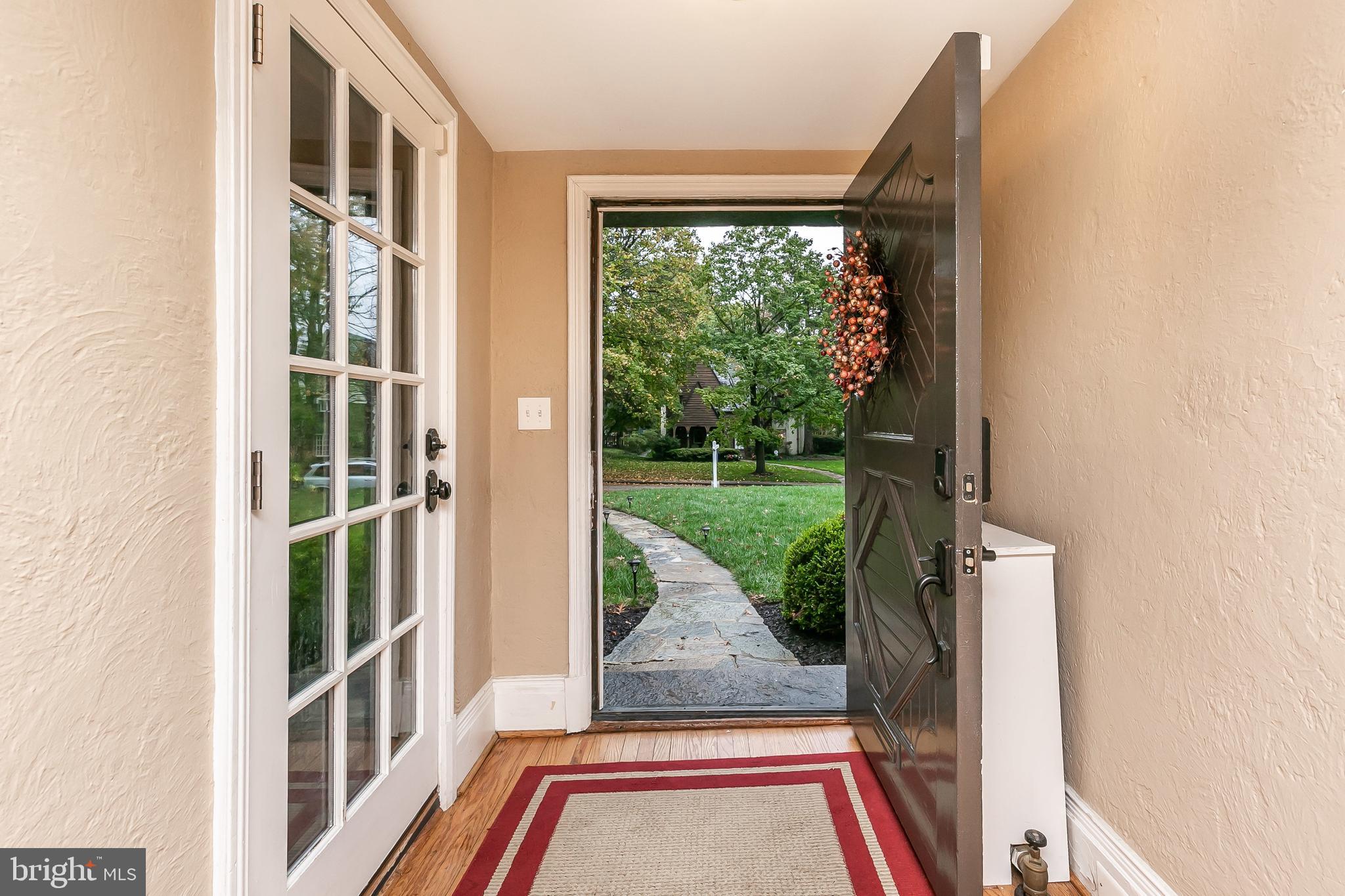 314 Taplow Road Baltimore, MD 21212 - Photo 4 of 47 Beautiful entryway with access to front porch