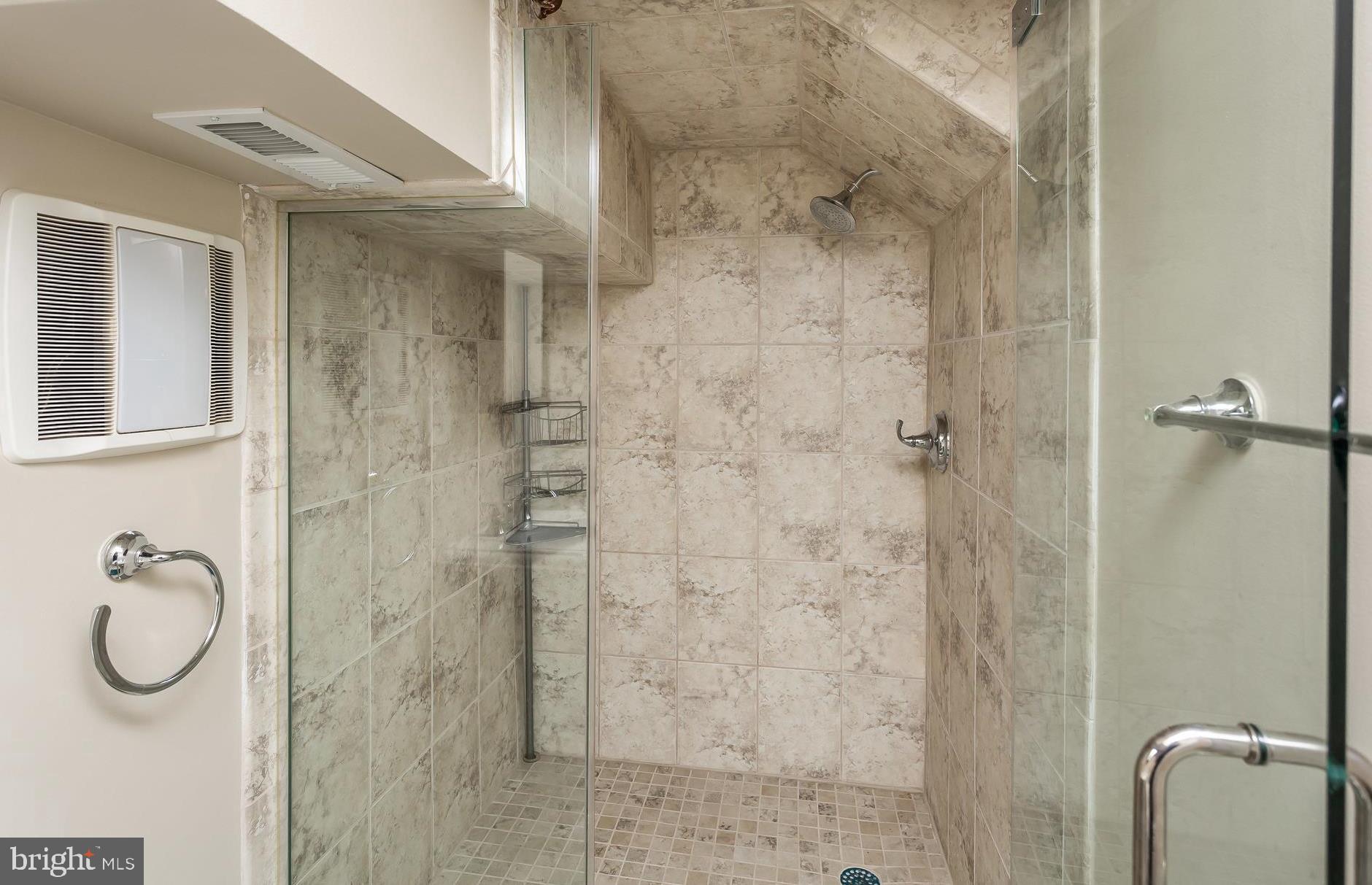 314 Taplow Road Baltimore, MD 21212 - Photo 39 of 47 Full Bathroom 4