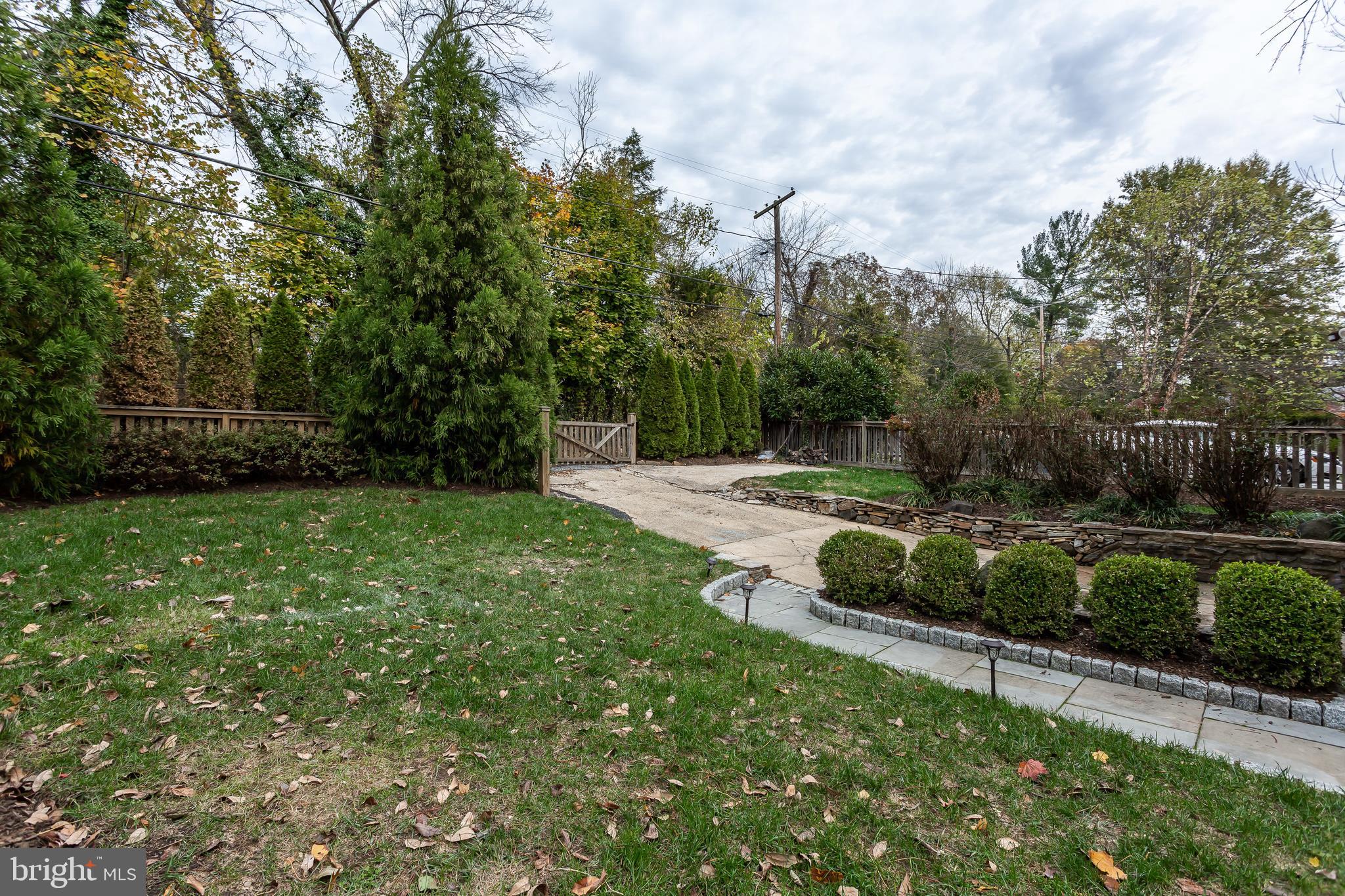 314 Taplow Road Baltimore, MD 21212 - Photo 44 of 47 Fully fenced rear yard