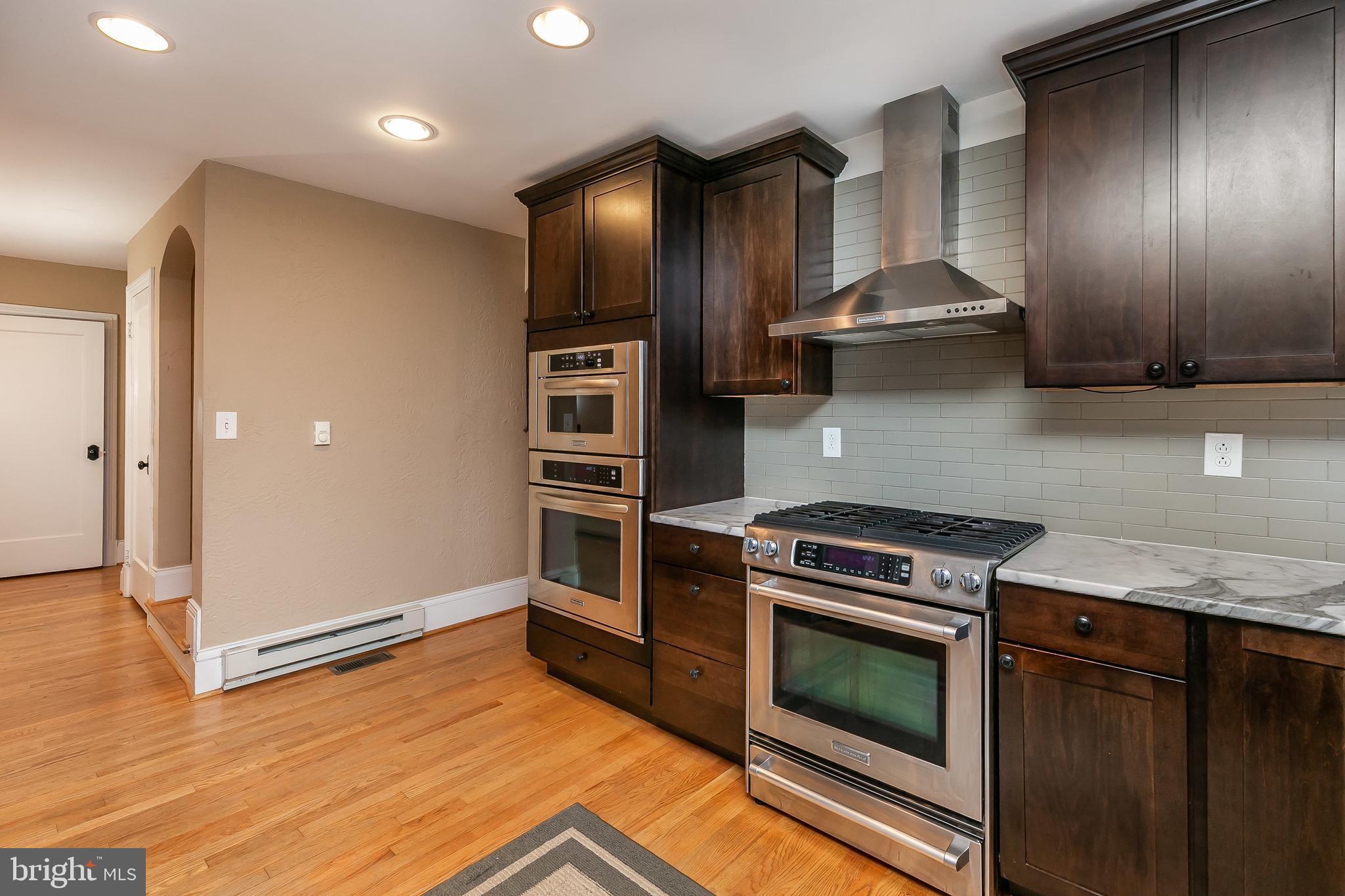 314 Taplow Road Baltimore, MD 21212 - Photo 10 of 47 Two ovens and range hood