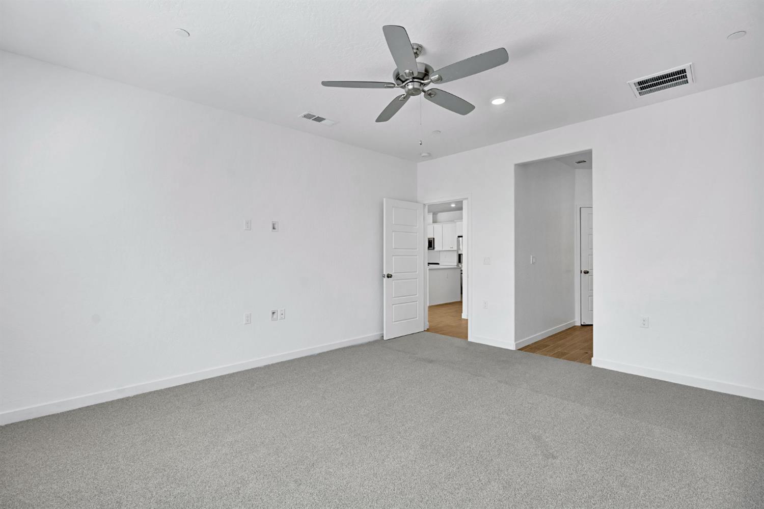 3921 Buttercup Road Madera, CA 93636 - Photo 24 of 38