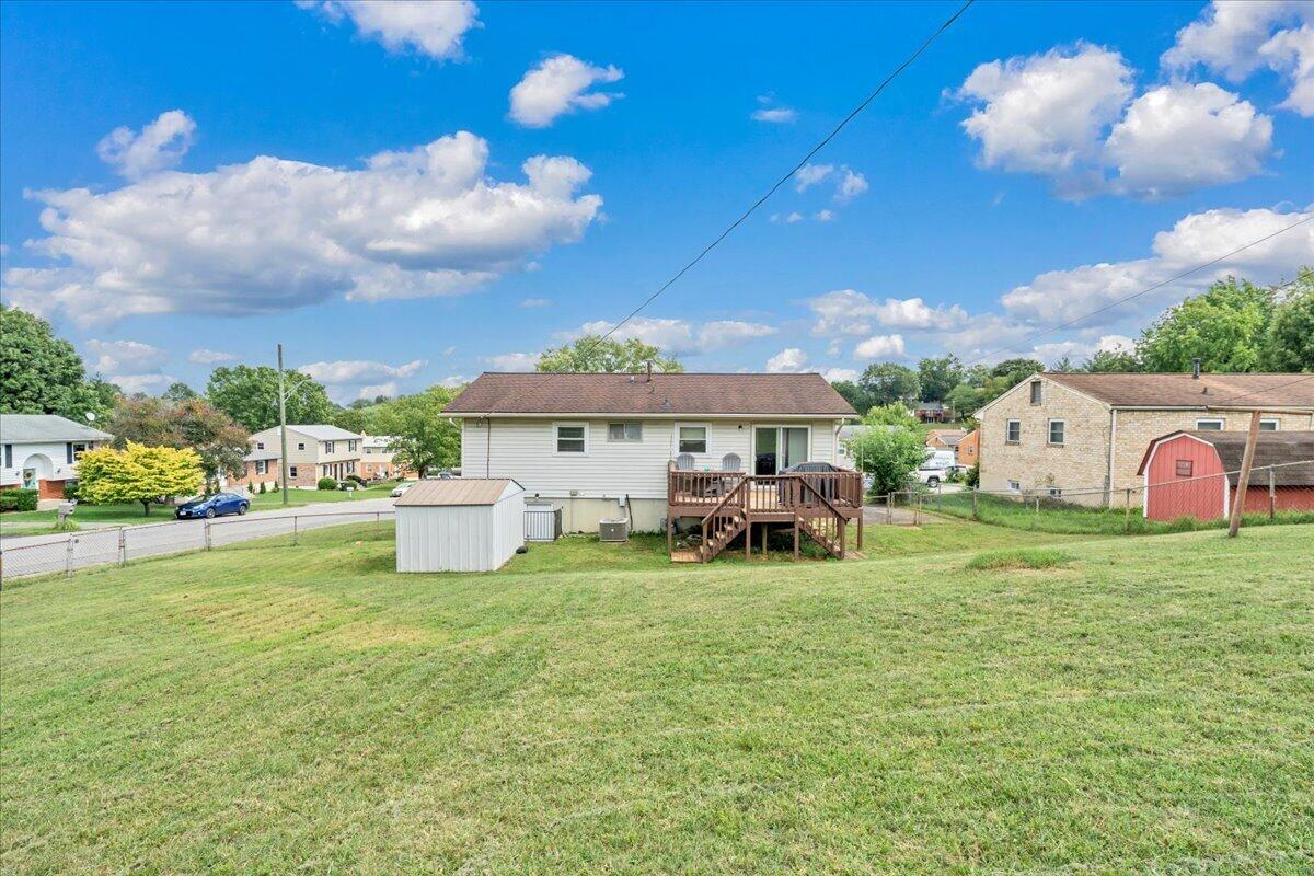 2203 Inge Circle Salem, VA 24153 - Photo 37 of 40 41-MIB00314