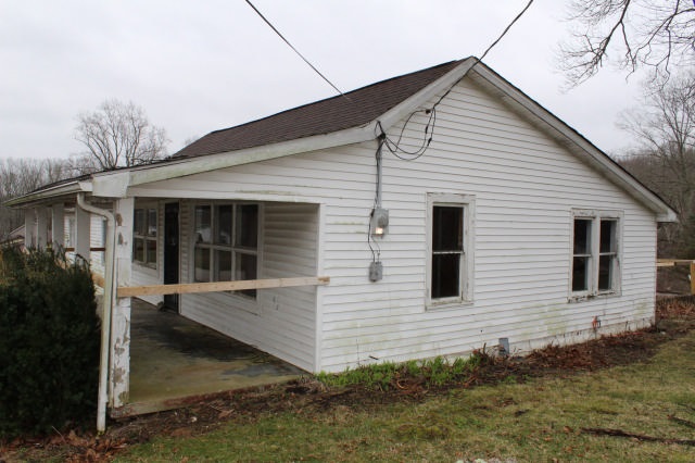 1092 Middle Leesville Road Bedford, IN 47421 - Photo 2 of 16 Gallery Image 2