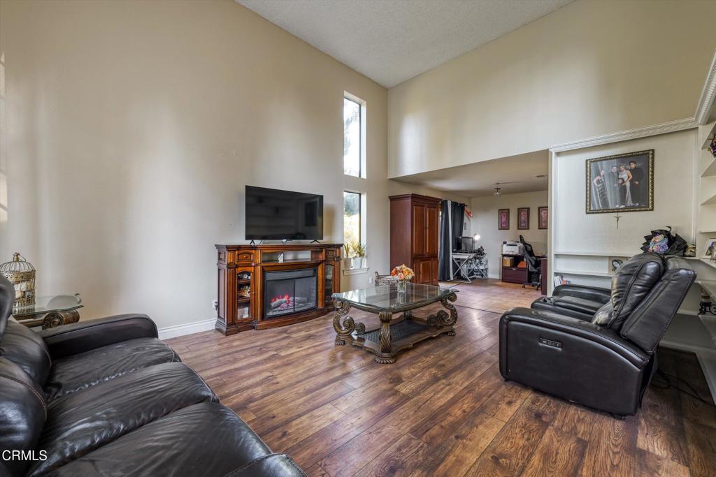 652 Stonebrook Street Simi Valley, CA 93065 - Photo 6 of 69 07-652 Stonebrook Street-7