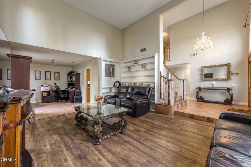 652 Stonebrook Street Simi Valley, CA 93065 - Photo 8 of 69 09-652 Stonebrook Street-9