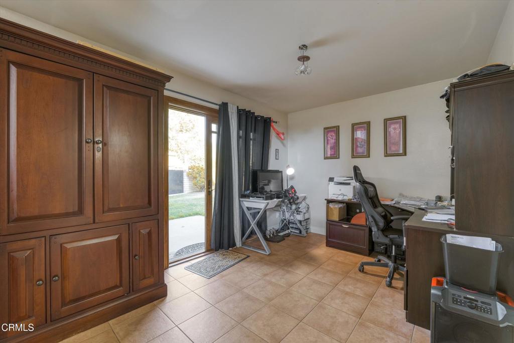 652 Stonebrook Street Simi Valley, CA 93065 - Photo 10 of 69 12-652 Stonebrook Street-12